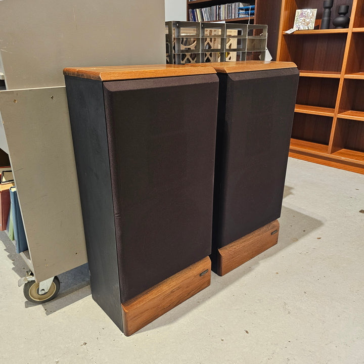 Pair of ADVENT Maestro A-1012 Speakers