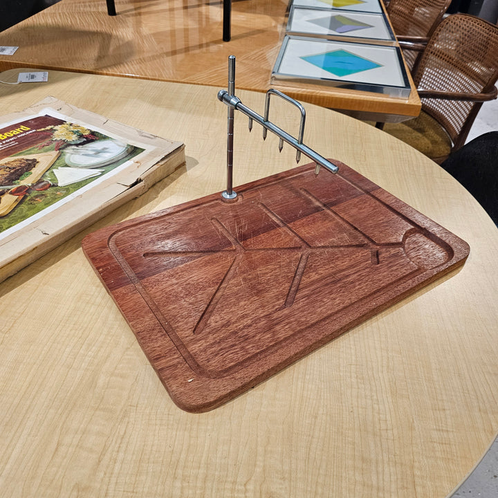 Carving Board w/ Roast Holder