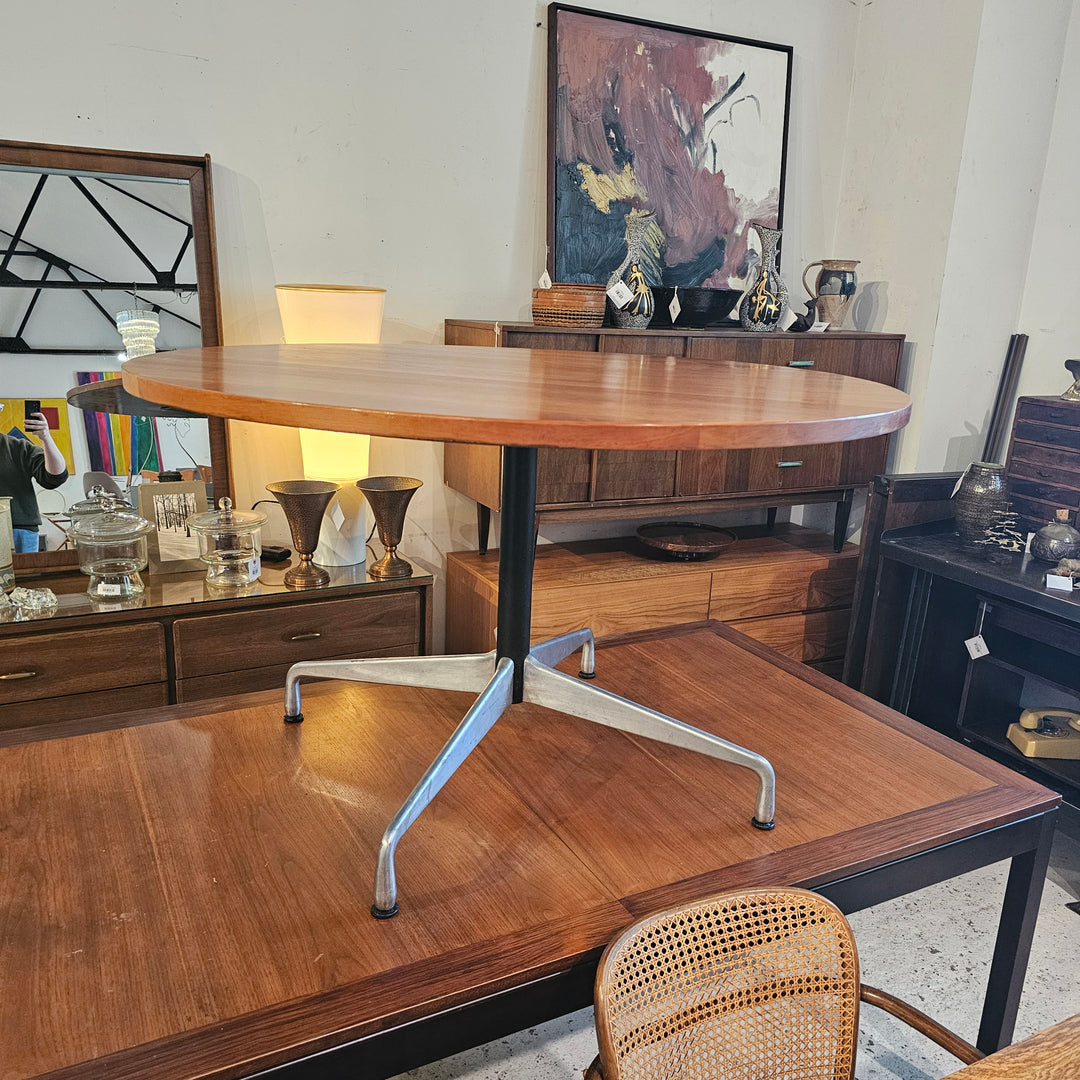 Herman Miller Base Round Table