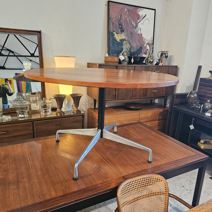 Herman Miller Base Round Table