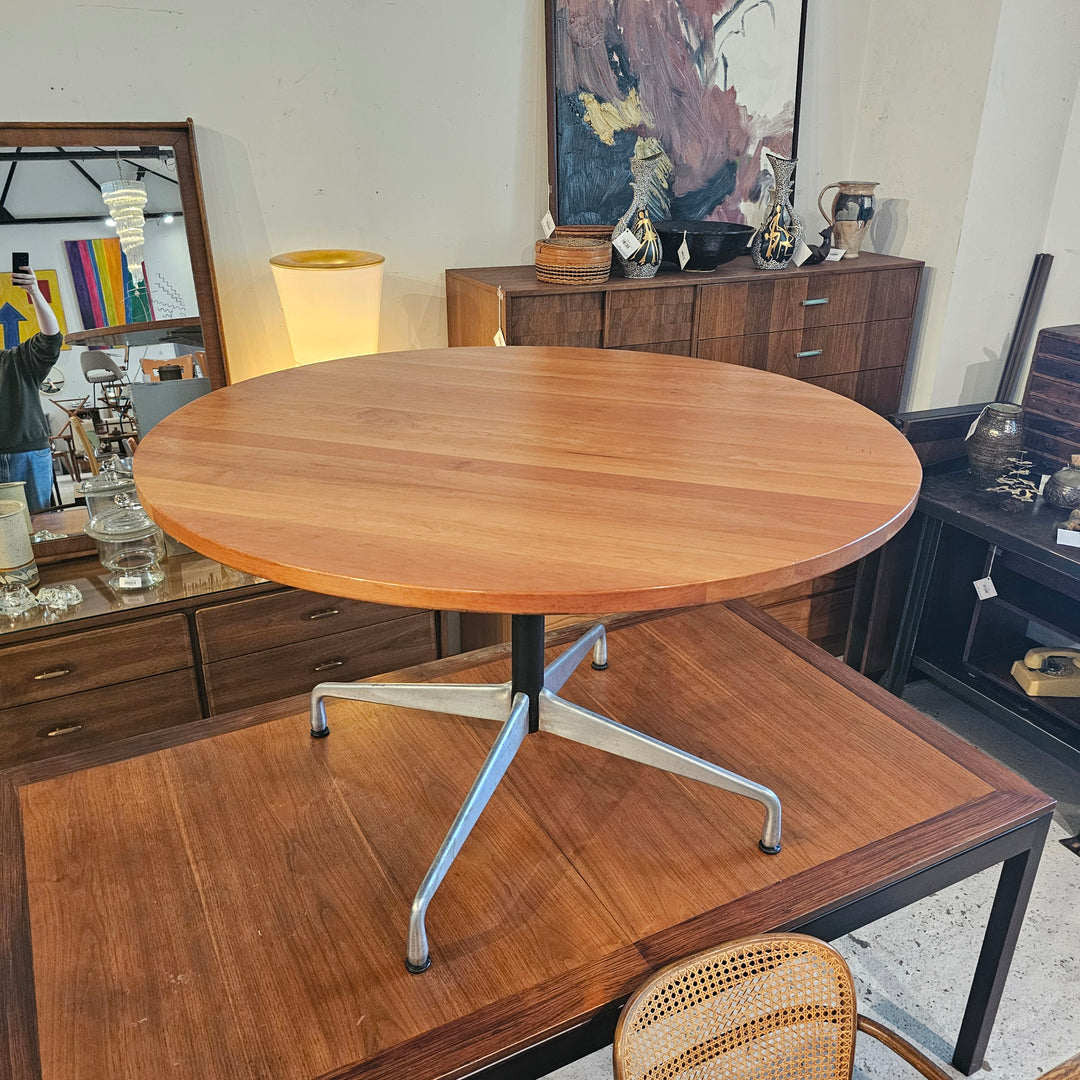 Herman Miller Base Round Table