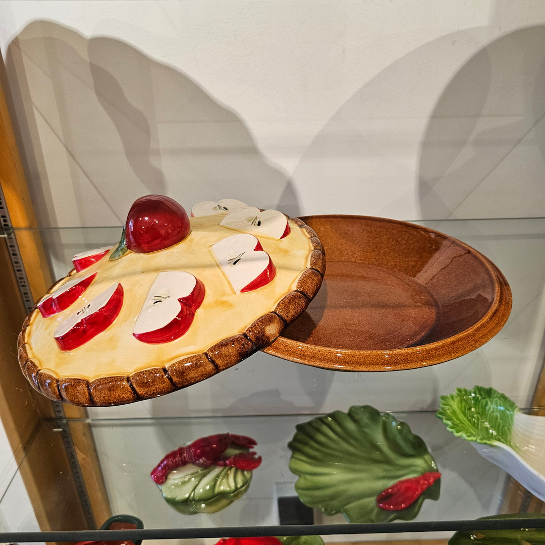 Lidded Apple Pie Dish