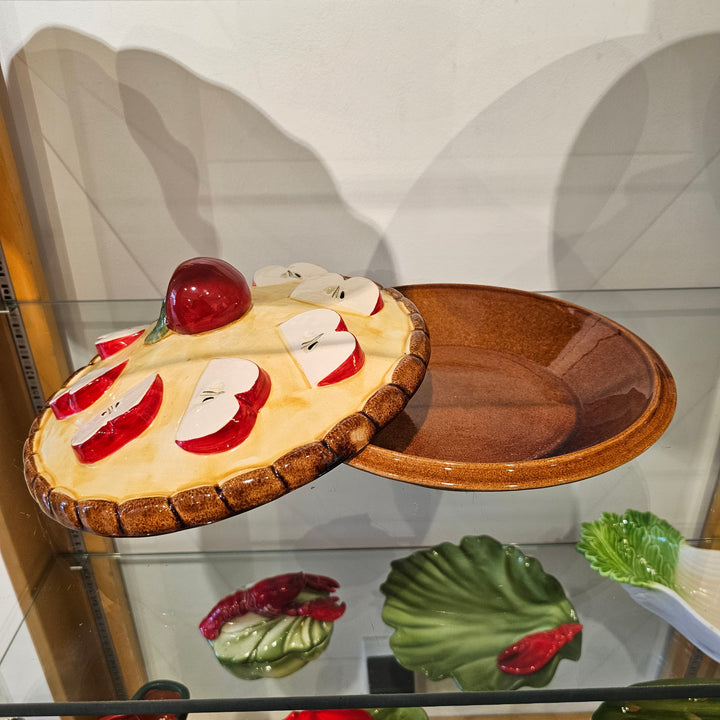Lidded Apple Pie Dish