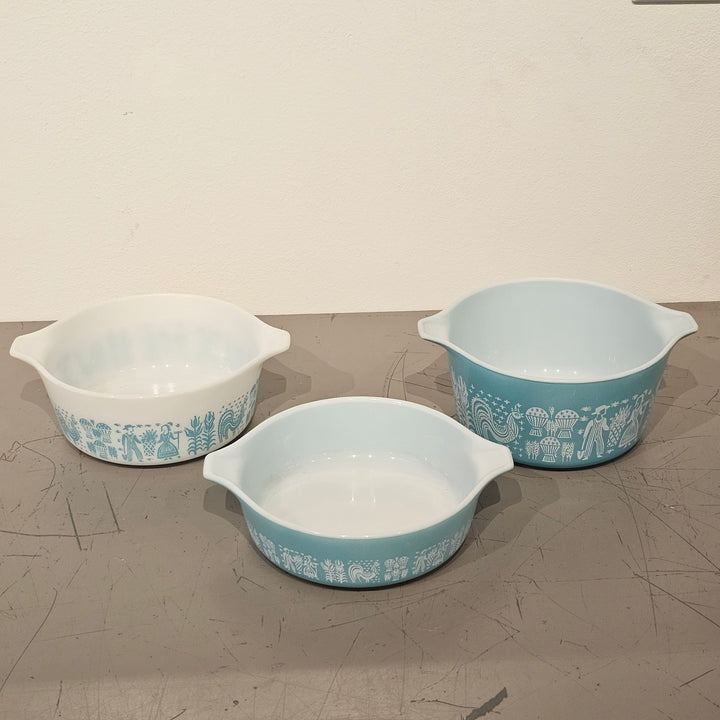 (3) Pyrex Butterprint Bowls w/ Lids