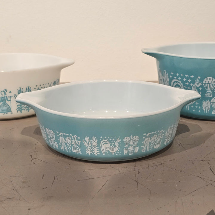 (3) Pyrex Butterprint Bowls w/ Lids