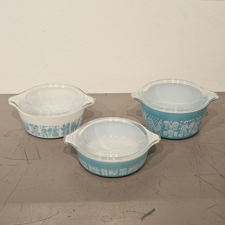 (3) Pyrex Butterprint Bowls w/ Lids
