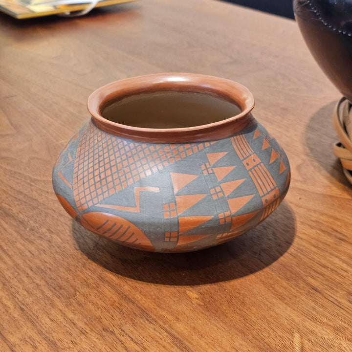 Lila Silveira Mata Ortiz Mexican Pot - Signed