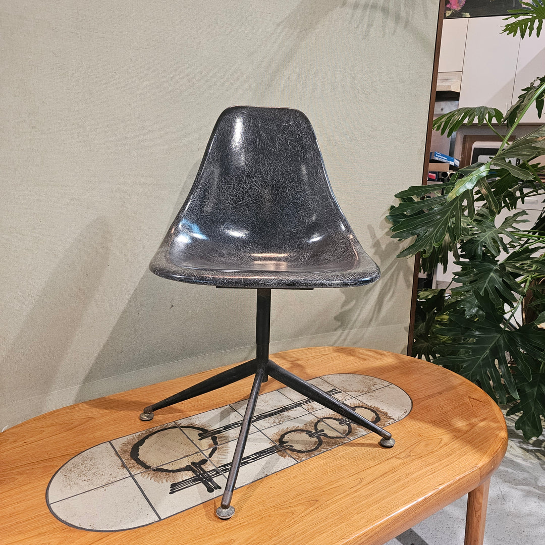 Eames Style Fiberglass Swivel Chair