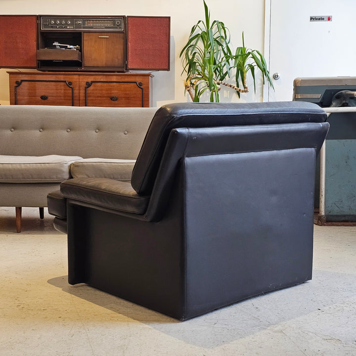 'Sirino' Leather Lounge Chair