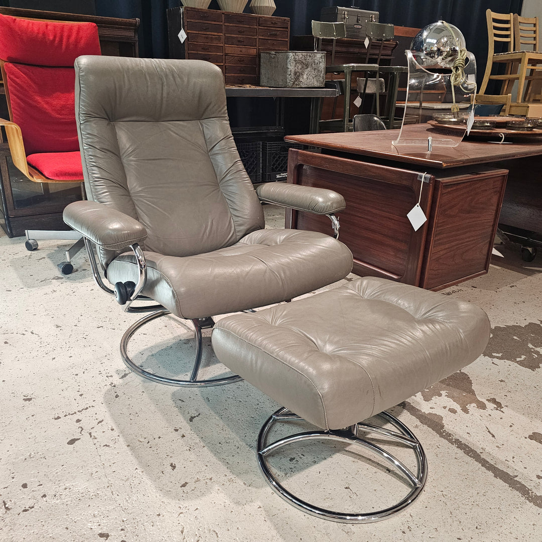 Ekorness Stressless Lounge Chair & Ottoman