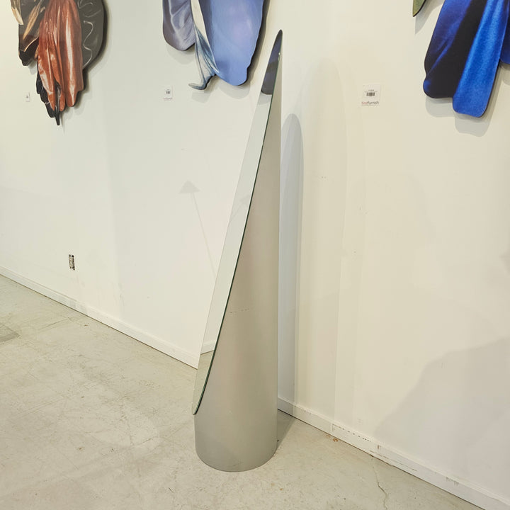 Gaia Lipstick Floor Mirror